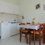 Borozan Apartament *