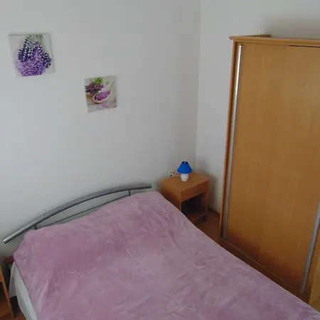 Apartament Borozan *